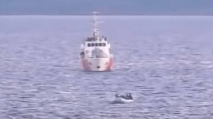 Τουρκικές ακταιωροί συνοδεύουν βάρκες με μετανάστες προς τα ελληνικά ύδατα (+Βίντεο)