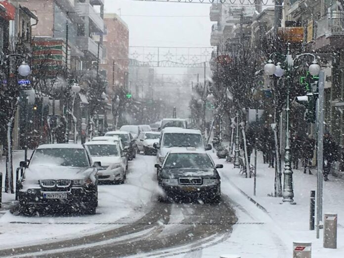 Πυκνή χιονόπτωση στην Ξάνθη - Αναμένονται οι αποφάσεις για τη λειτουργία των σχολείων - ΒΙΝΤΕΟ
