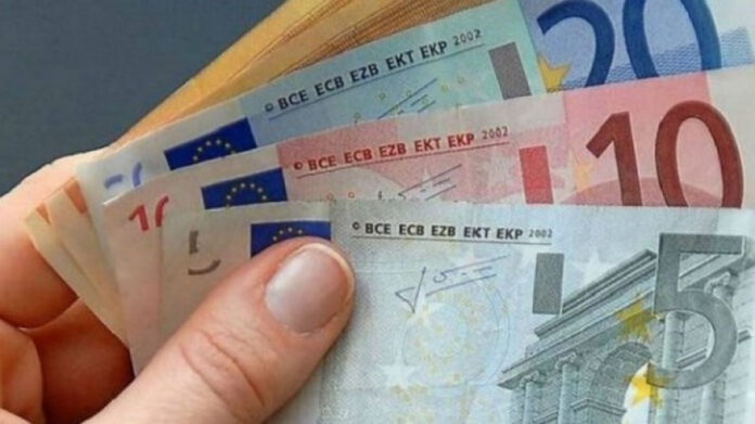Επίδομα 534 ευρώ: Ποιοι θα πληρωθούν σήμερα