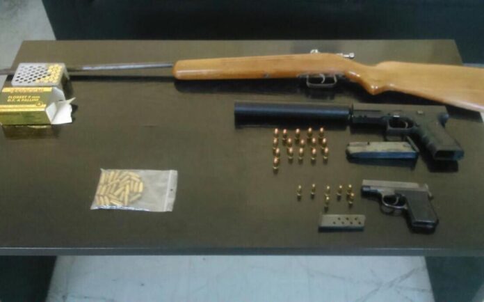 «Καθαρά» τα δύο όπλα που βρέθηκαν μέσα στο τζαμί στην Ξάνθη