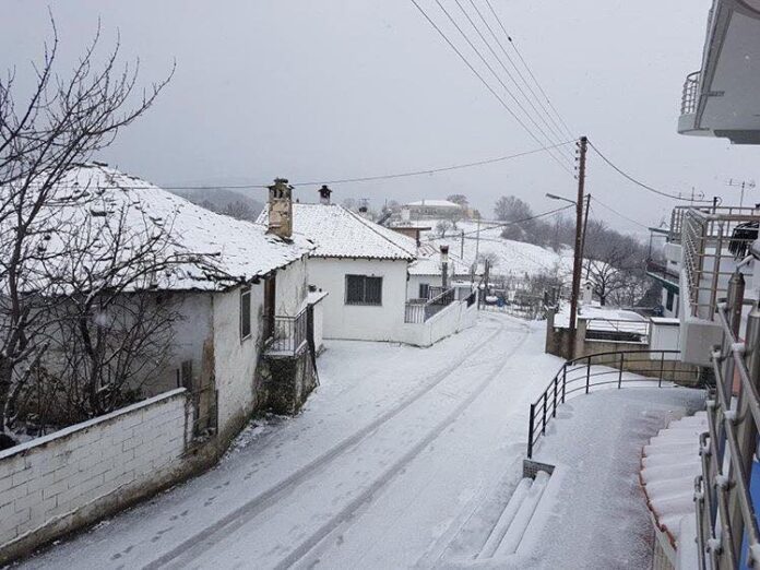 Χιόνι στην Ξάνθη - Κλειστά τα σχολεία σε Δήμο Μύκης και Σταυρούπολη