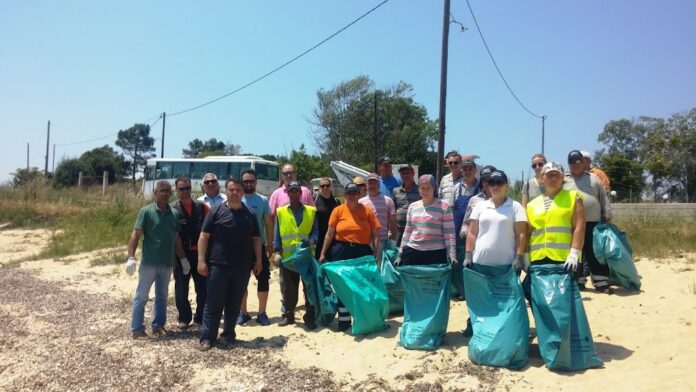 Εθελοντική δράση καθαρισμού της παραλίας Αβδήρων - ΦΩΤΟ