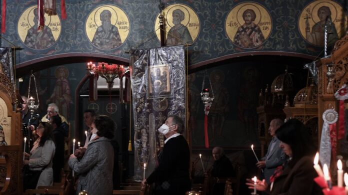 Η Εκκλησία ζητάει αύξηση των πιστών στους ναούς την περίοδο του Πάσχα