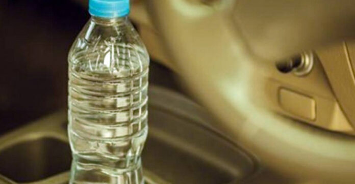 Προσοχή: Τα πλαστικά μπουκάλια νερού δεν πρέπει να ξαναγεμίζονται