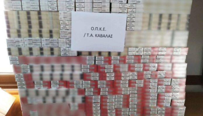 Καβάλα: Έκρυβε στο κατάστημά του σχεδόν 4.000 κούτες λαθραία τσιγάρα