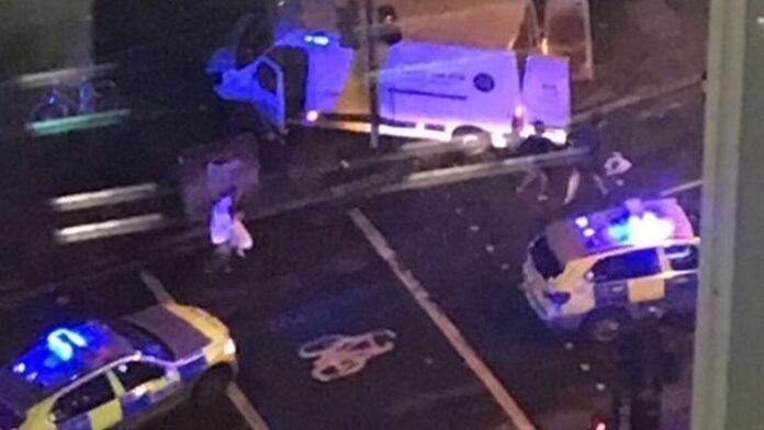 Τρόμος στο Λονδίνο: Διπλό χτύπημα με 6 νεκρούς και 30 τραυματίες - ΒΙΝΤΕΟ - ΦΩΤΟ