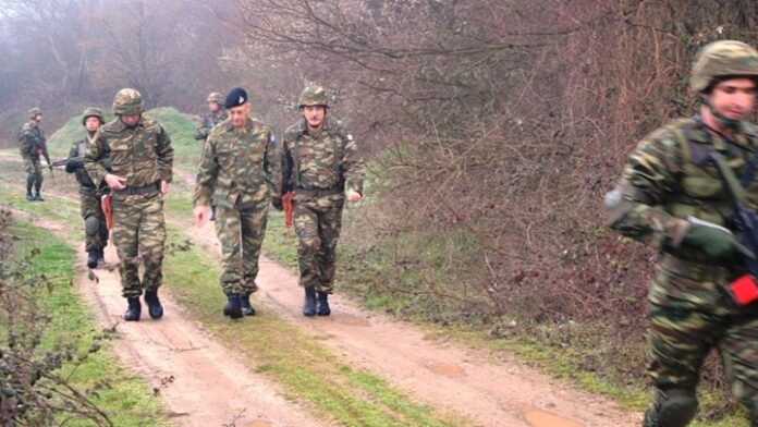 Ο Αρχηγός ΓΕΣ στον Έβρο - Έκανε περιπολία με τις μονάδες στα σύνορα με την Τουρκία