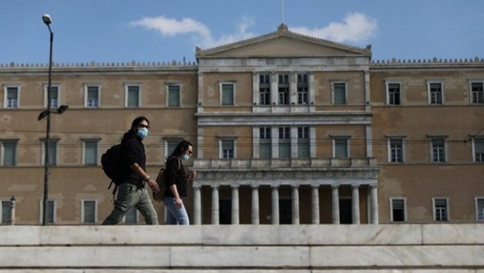 Κορονοϊός: Ένας στους τρεις Έλληνες δεν ανησυχεί πλέον για την πανδημία