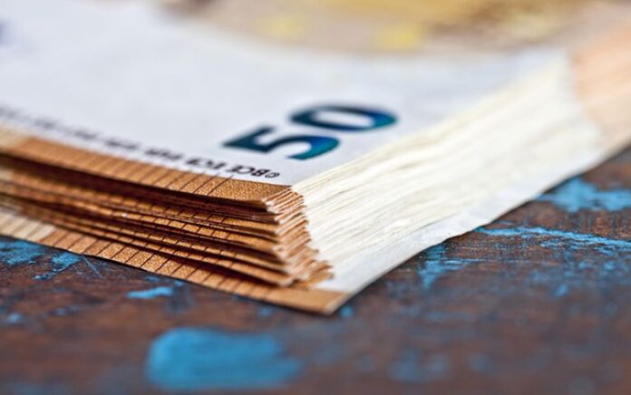 Έκτακτο επίδομα: Ποιοι οι δικαιούχοι των 400 ευρώ