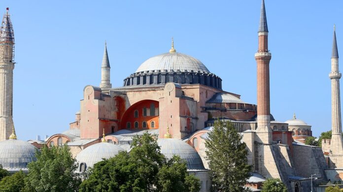 Αγιά Σοφία: Στις 2 Ιουλίου η απόφαση για το αν θα γίνει τζαμί