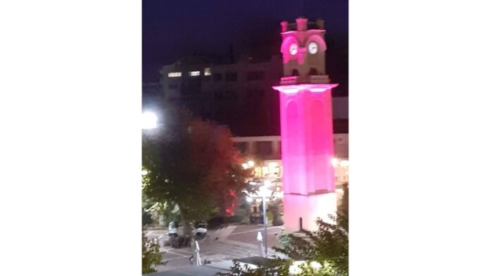 Φωτίστηκε ροζ το Ρολόι της Ξάνθης για τον καρκίνο