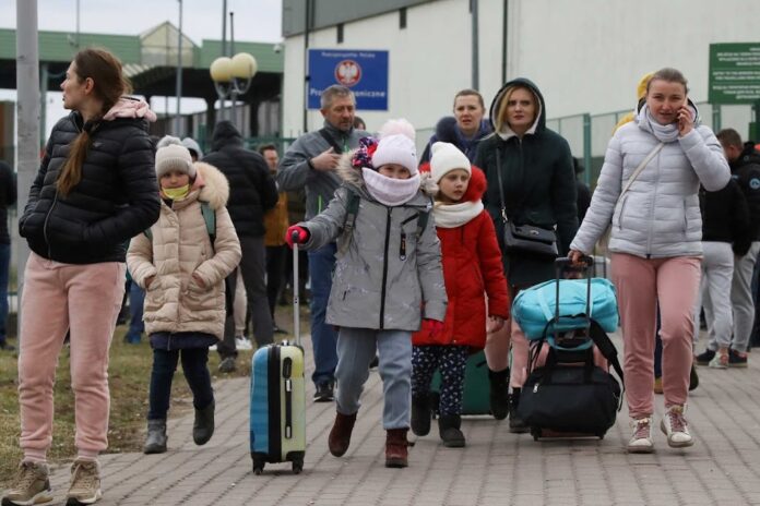 Πάνω από 1.000 Ουκρανοί πρόσφυγες έφτασαν στην Ελλάδα