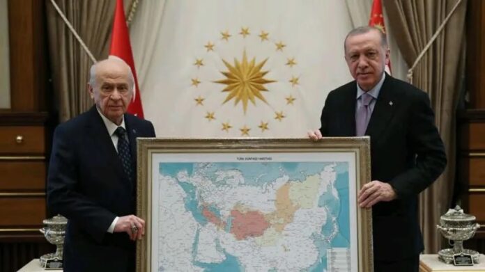 Προκλητικός Ερντογάν με χάρτη που παρουσιάζει τη Θράκης ως «τούρκικη»