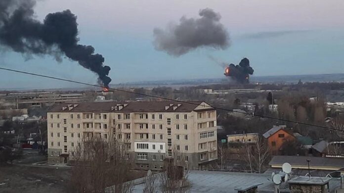 Η Ρωσία εισέβαλε στην Ουκρανία – Ισχυρές εκρήξεις