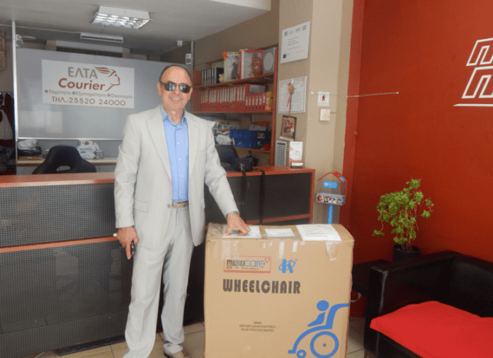 Συγκέντρωσαν 2 τόνους καπάκια και αγόρασαν ένα αναπηρικό αμαξίδιο πολίτες στην Ορεστιάδα 