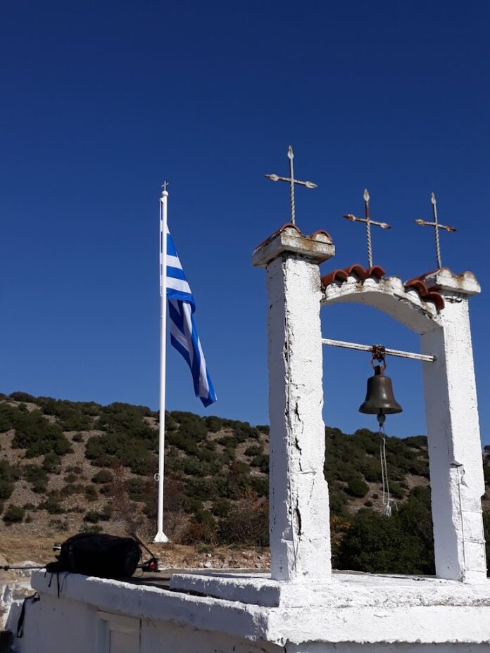 Ξάνθη:Ύψωσαν την Ελληνική σημαία στην ορεινή Σταυρούπολη