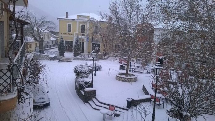 Το χιόνι έκλεισε τα σχολεία σε Μύκη και Σταυρούπολη -  Επέστρεψε η κακοκαιρία τη Δευτέρα