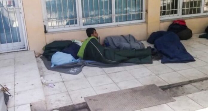 Θερμό επεισόδιο στην υπηρεσία ασύλου Αλεξανδρούπολης - Γυναίκα απέβαλε και ένα αγόρι λιποθύμησε