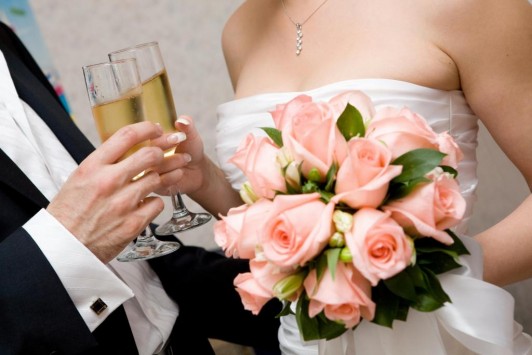 Κομοτηνή: Δεν θα πιστεύετε με τι πήγε η νύφη στον γάμο της! – Χρειάστηκε άδεια από την τροχαία