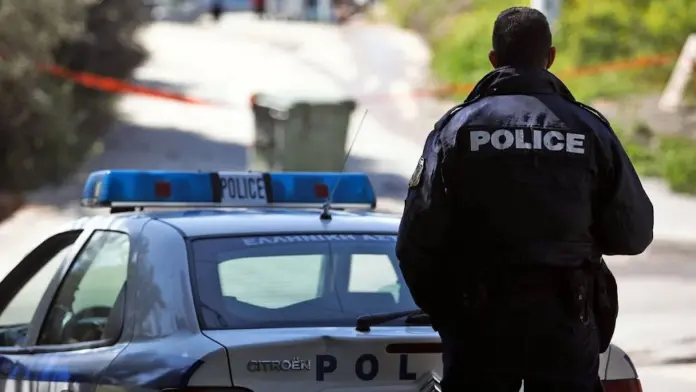 Σέρρες: Αστυνομικός – ήρωας βούτηξε σε χείμαρρο διασώζοντας παππού και εγγονή