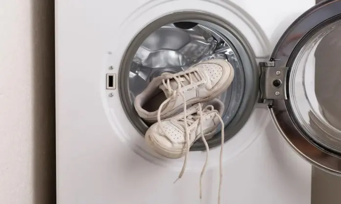 Πώς να πλύνετε σωστά τα αθλητικά παπούτσια στο πλυντήριο