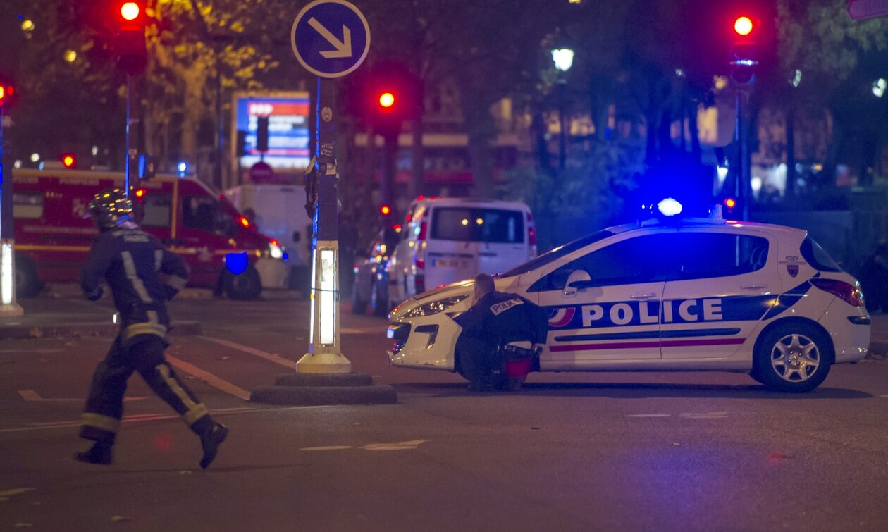Τουλάχιστον 15 άνθρωποι σκοτώθηκαν και δεκάδες τραυματίστηκαν σήμερα όταν ένας φοιτητής άνοιξε πυρ στο Πανεπιστήμιο του Καρόλου, στην Πράγα, όπως ανακοίνωσε η αστυνομία.