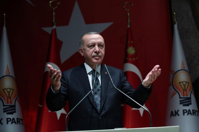 Εκτός ελέγχου ο Ερντογάν: Δεν θα επιτρέψουμε ληστεία στο Αιγαίο