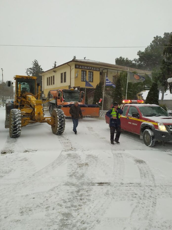 Σε επιφυλακή η Πολιτική Προστασία του Δήμου Τοπείρου για τον χιονιά