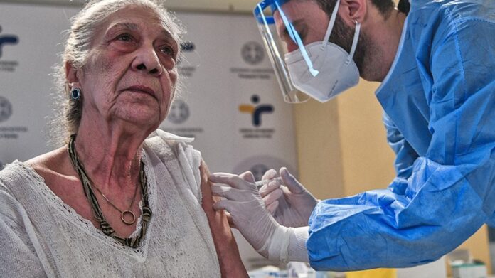 Άγνωστο πότε θα έρθουν στην Ελλάδα τα παιδικά εμβόλια που είναι σε έλλειψη