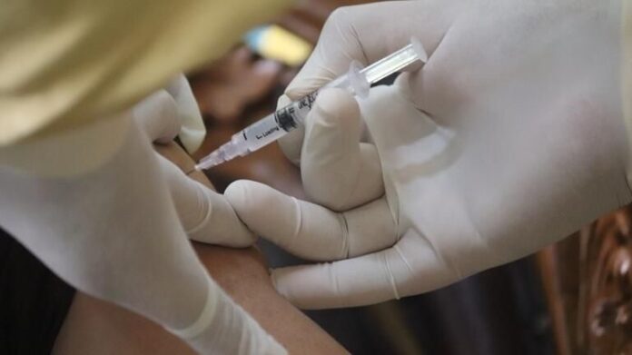 Τα πρώτα ευρήματα της Δίωξης για τη «φάμπρικα» απάτης αντιεμβολιαστών