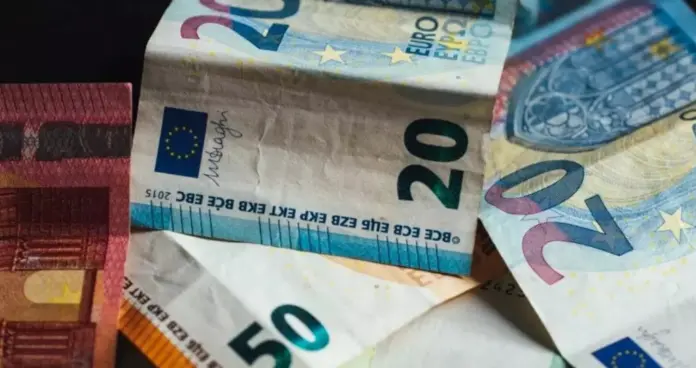 Επιταγή ακρίβειας: Στο τραπέζι νέο φθινοπωρινό επίδομα έως 230 ευρώ