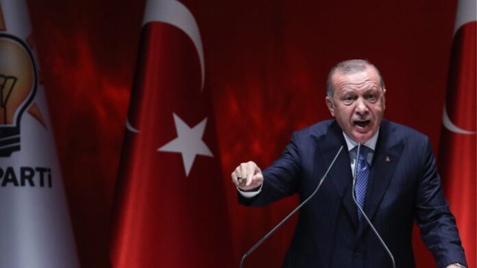 Έξαλλος ο Ερντογάν: “Δεν ντρέπεστε για το τι συνέβη μετά τις εκλογές;” είπε στον Μπάιντεν