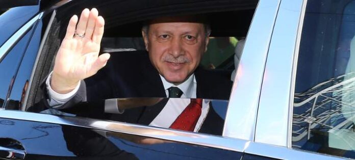 Ο Ερντογάν φέρνει μαζί του 130 Τούρκους κομάντος