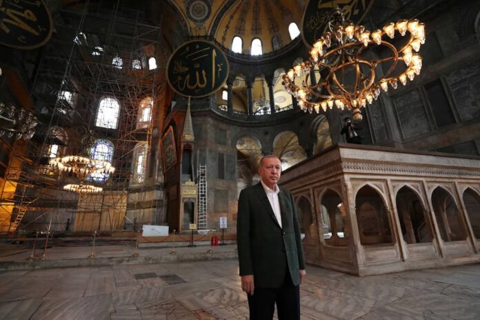 Ερντογάν: Κάποιοι ξεχνούν ότι η Κωνσταντινούπολη είναι τουρκικό έδαφος