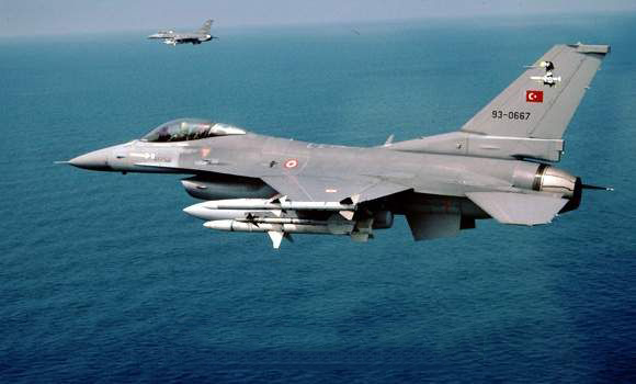 Νέα πρόκληση Τουρκίας: F-16 πάνω από τον Έβρο