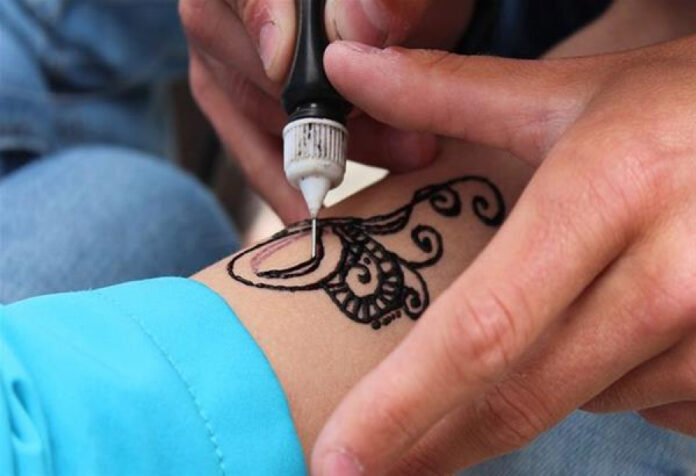 ΚΕ.Π.ΚΑ.: Όχι στα τατουάζ από μαύρη χέννα