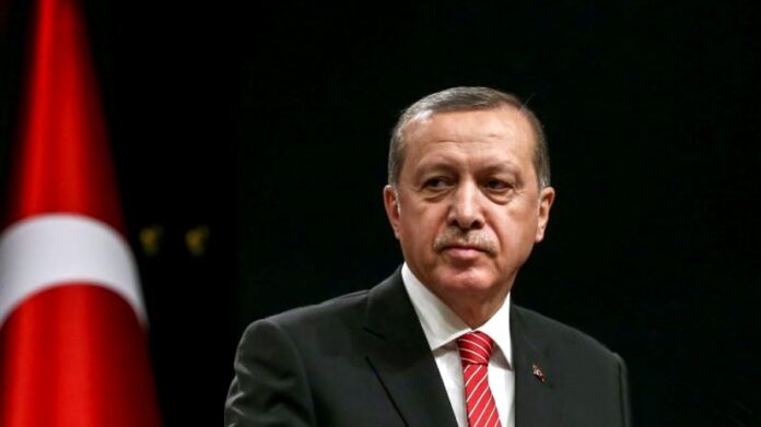 Νέες απειλές Ερντογάν: Nα εκδώσετε τους Γκιουλενιστές αλλιώς θα υπάρξουν αντίποινα