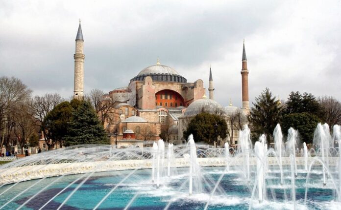 Αγία Σοφία: Αφίσα του υπουργείου Πολιτισμού της Τουρκίας την παρουσιάζει ως τζαμί