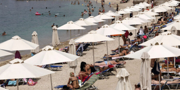 Κορονοϊός: Παρατείνονται τα μέτρα στις παραλίες