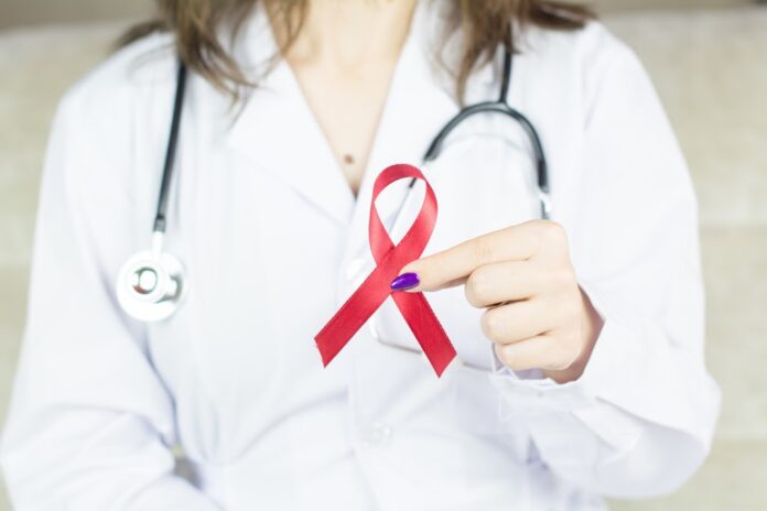 Νέα θεραπεία αντισωμάτων καθυστερεί την επανεμφάνιση του ιού HIV