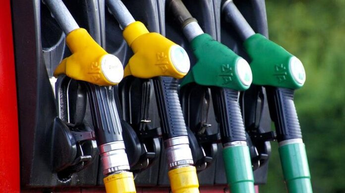 Fuel Pass 2: Πώς θα πάρετε το επίδομα βενζίνης – Δείτε παραδείγματα