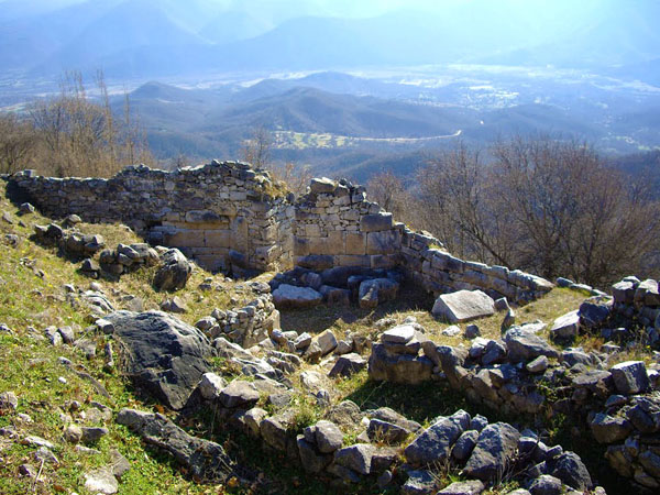 Το Κάστρο Καλύβας στο Ιωνικό - Ένας αρχαιολογικός θησαυρός της Θράκης (+ΒΙΝΤΕΟ)