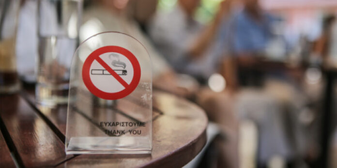 Καφέ-μπαρ προσφεύγουν στο ΣτΕ κατά του αντικαπνιστικού νόμου