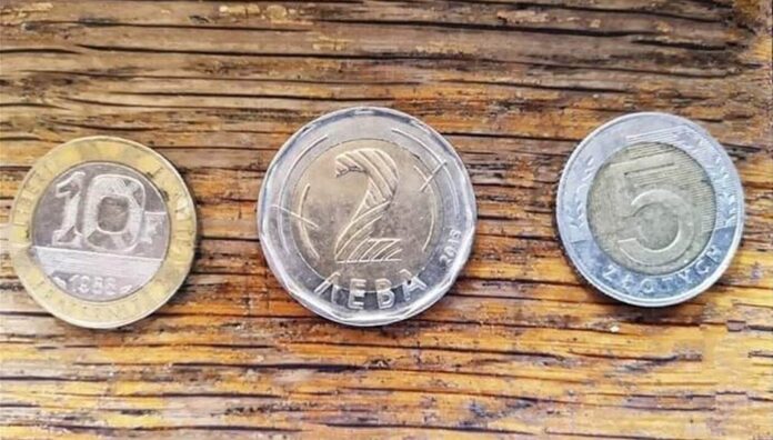 Προσοχή: Κυκλοφορούν στην αγορά κέρματα που μοιάζουν με ευρώ