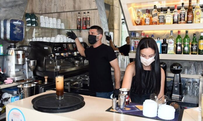 Κορονοϊός: Τι αλλάζει από σήμερα σε κάφε