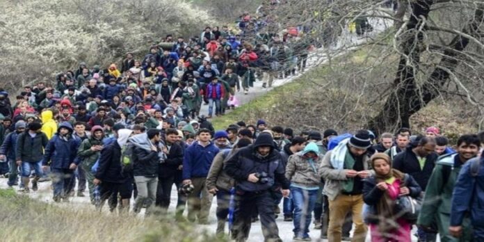 Οι Τούρκοι ετοιμάζουν να στείλουν 70.000  λαθρομετανάστες στη Θράκη