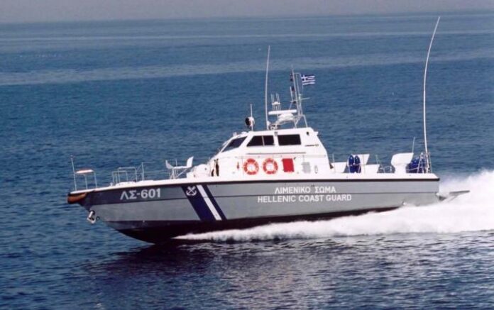 Βάρκα με 39 παράνομους μετανάστες στη Σαμοθράκη