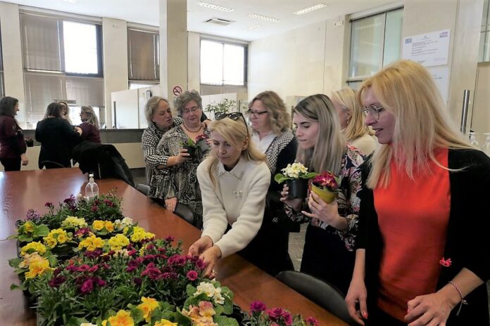 Λουλούδια στις γυναίκες του Δήμου Ξάνθης για την Παγκόσμια Ημέρα Γυναίκας