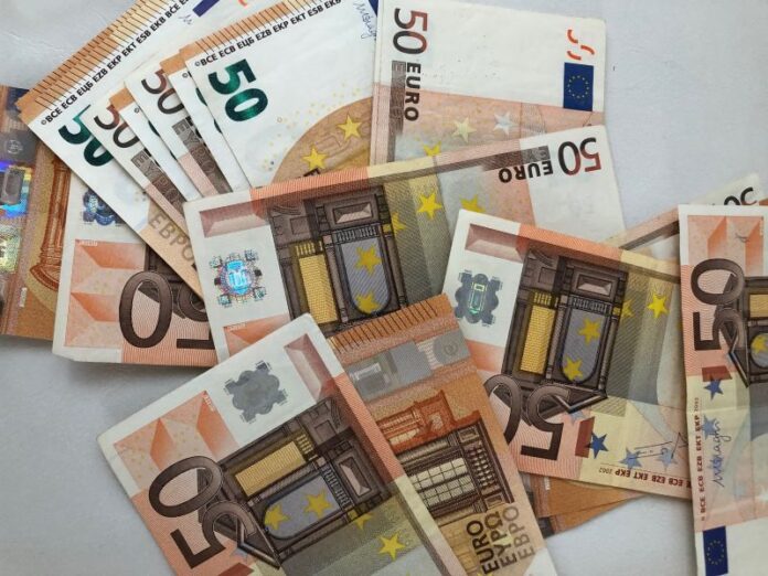 ΟΑΕΔ: Ποιοι δικαιούνται επίδομα 227 ευρώ - Πώς θα κάνετε την αίτηση