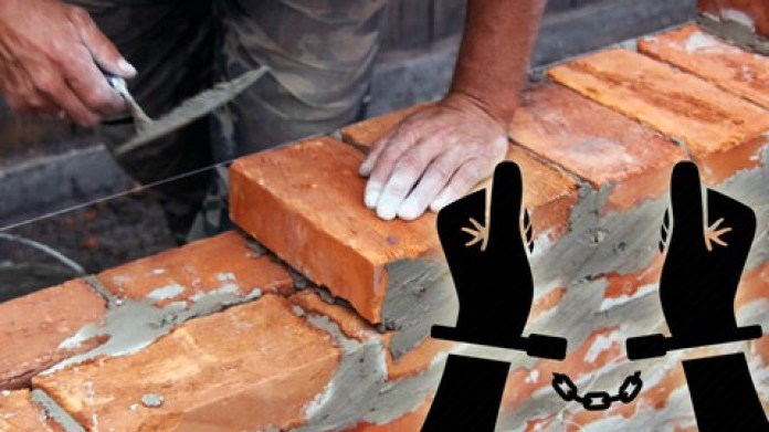 Χειροπέδες σε 2 στο Μυρωδάτο για παράνομες οικοδομικές εργασίες